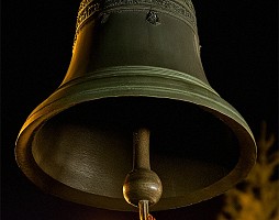 Disertiamo il silenzio: le campane suonano per la pace
